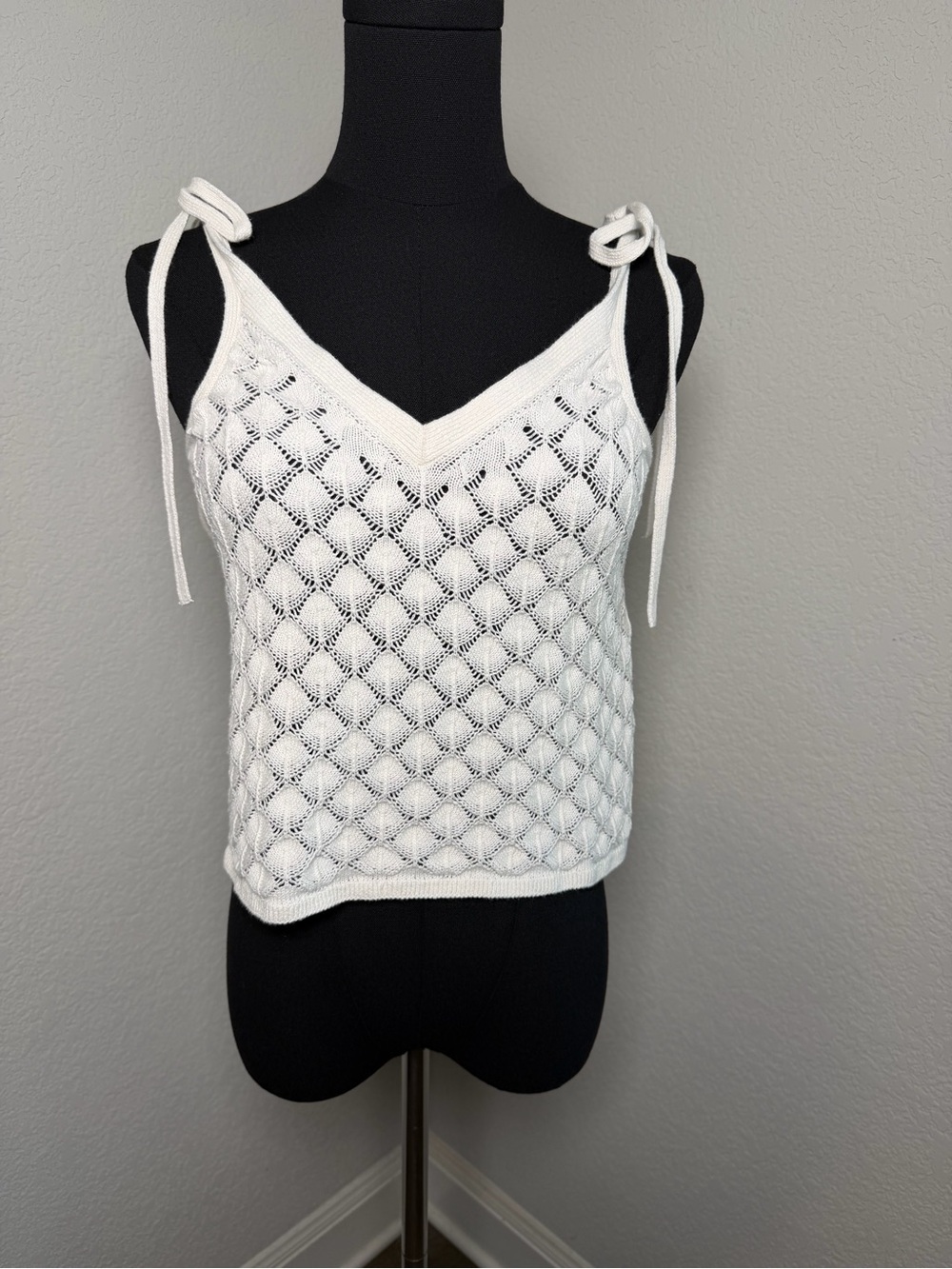 Abercrombie & Fitch White Knit Tie-Shoulder Tank